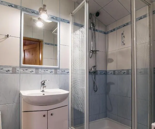 Goscinne Pod Lipa زاكوباني