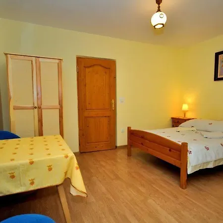 홈스테이 Goscinne Pod Lipa *